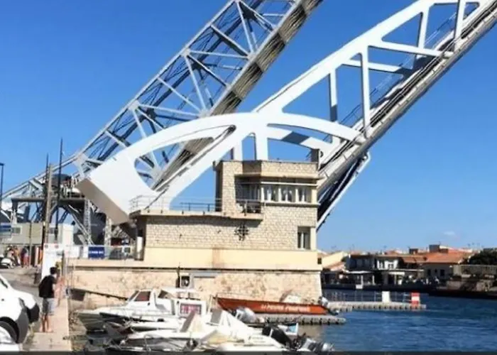 Le Quai De Bosc Daire